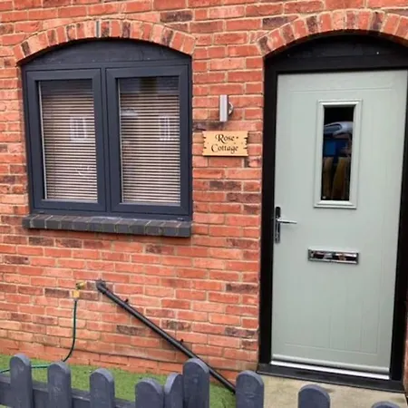 Pet Friendly Cottage Ashbourne With Parking Exterior photo