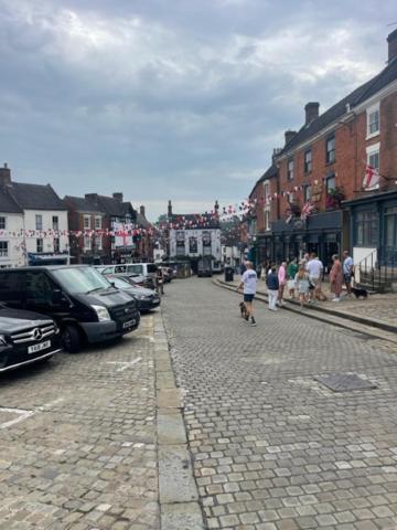 Pet Friendly Ashbourne With Parking * Ashbourne (Derbyshire)